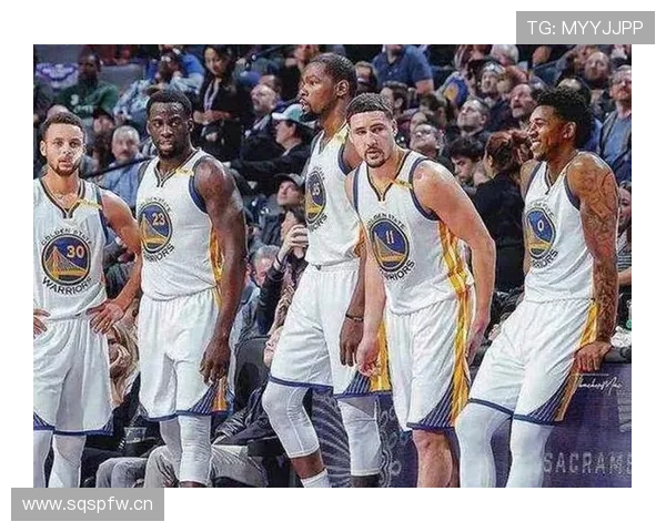 本泽马 vs 哈兰德：全能中锋与终结机器的对比分析