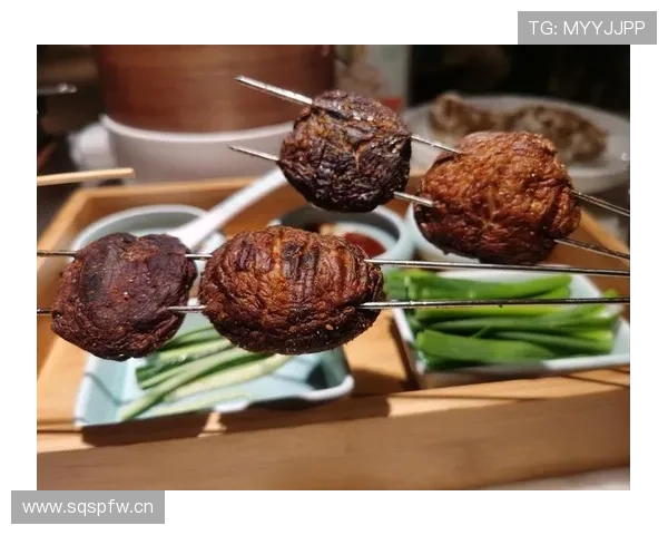 傅海峰这生活节奏，训练完还在老家摆摊卖烧烤？真的假的啊