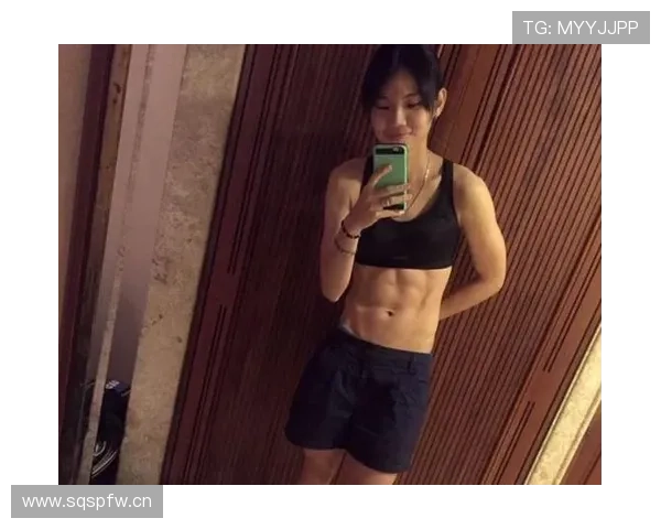 戴资颖训练完直接拎爱马仕去吃路边摊？